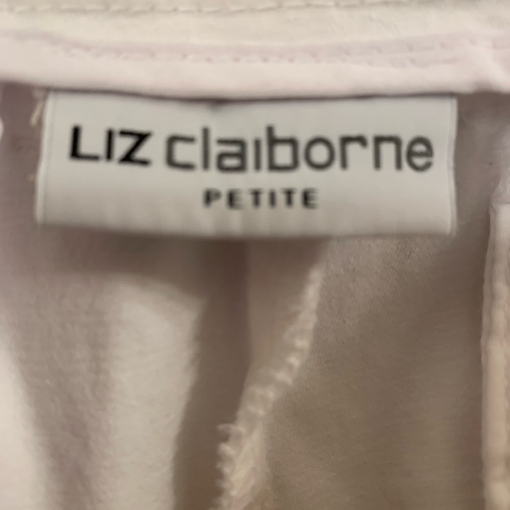Liz Claiborne white Bermuda shorts